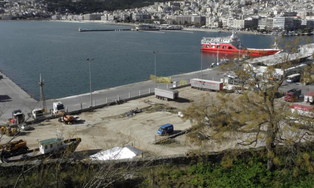 Πυροβόλησαν Αφγανό στην πλάτη και τα πόδια στο λιμάνι της Καβάλας!